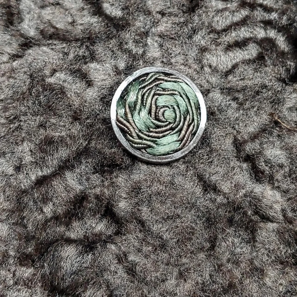 SOLD Vintage faux fur hooded cape coat - Picture 6 of 8